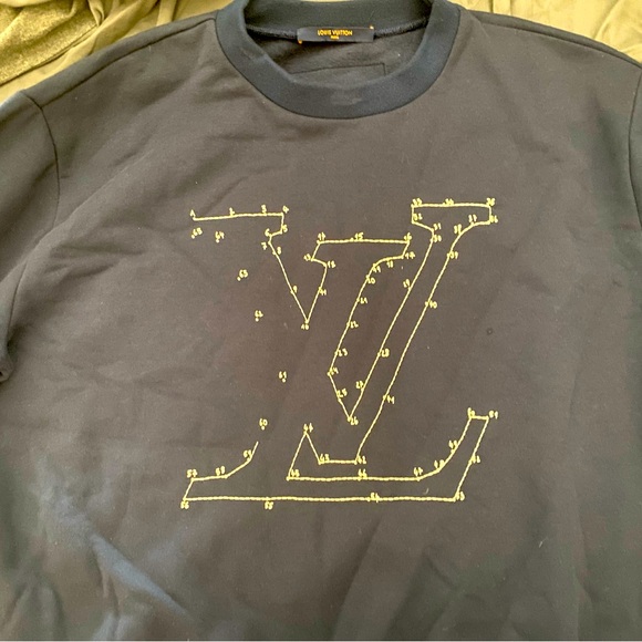 Men’s Large Louis Vuitton Sweatshirt